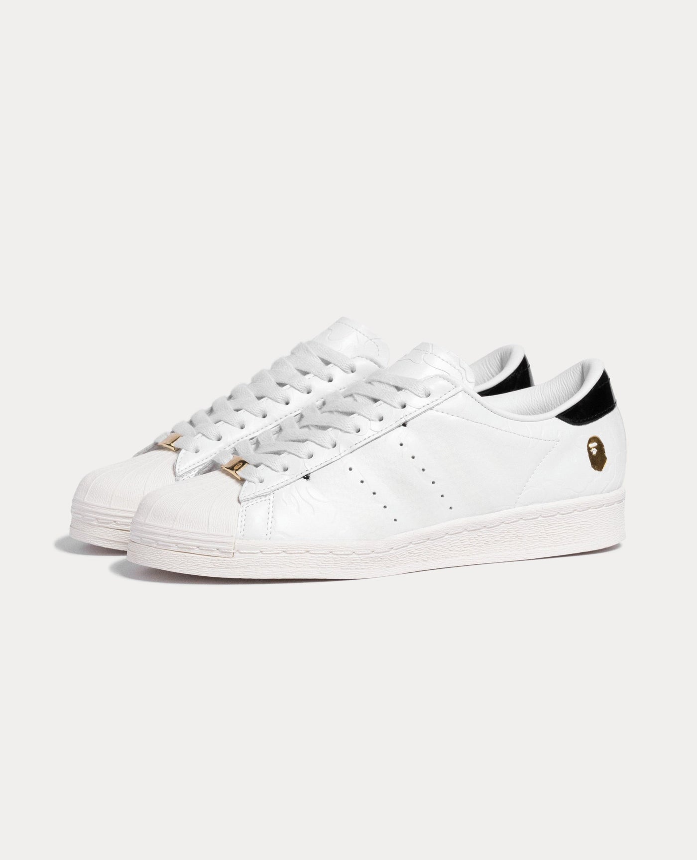 A BATHING APE® x Superstar