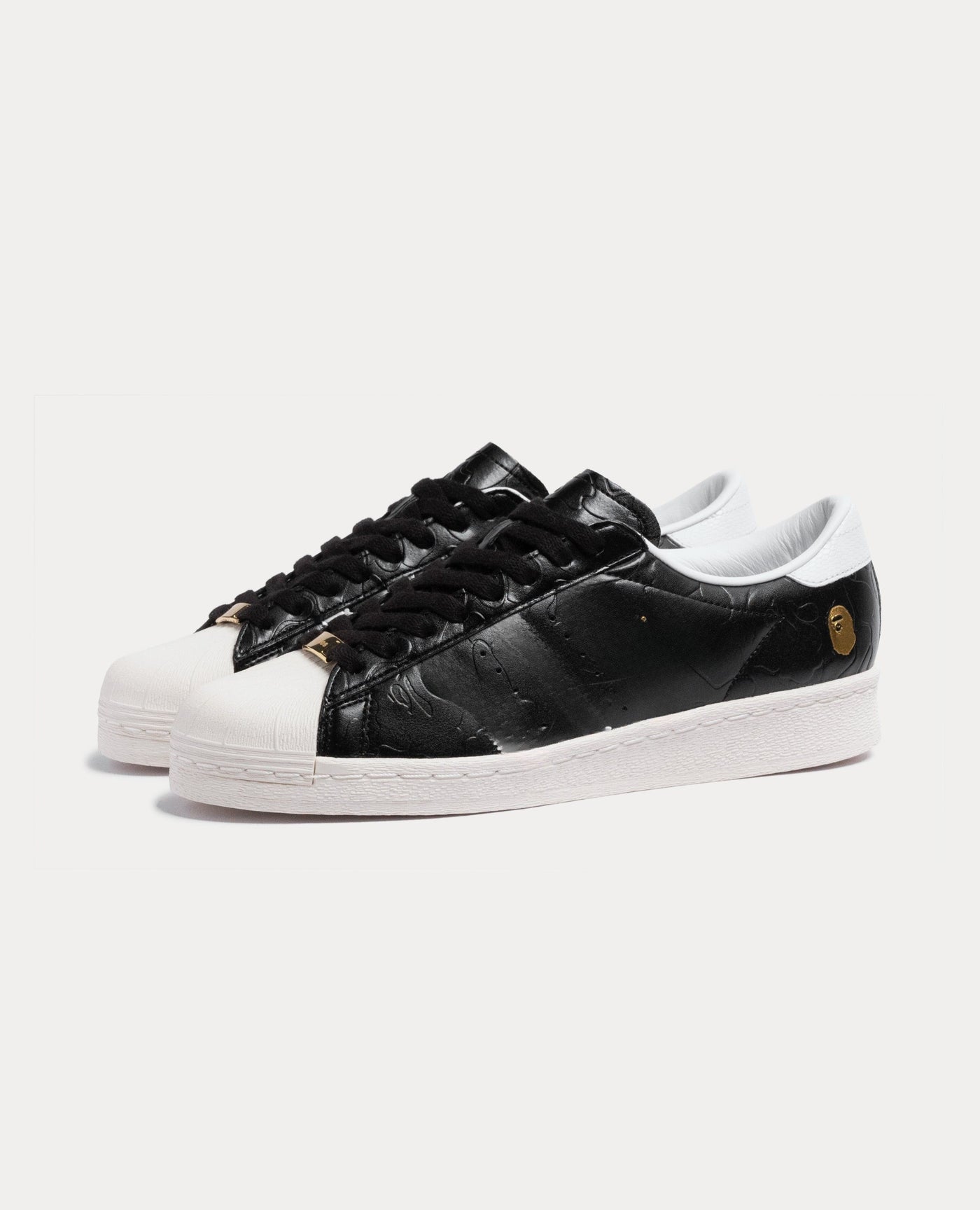 A BATHING APE® x atmos x Superstar